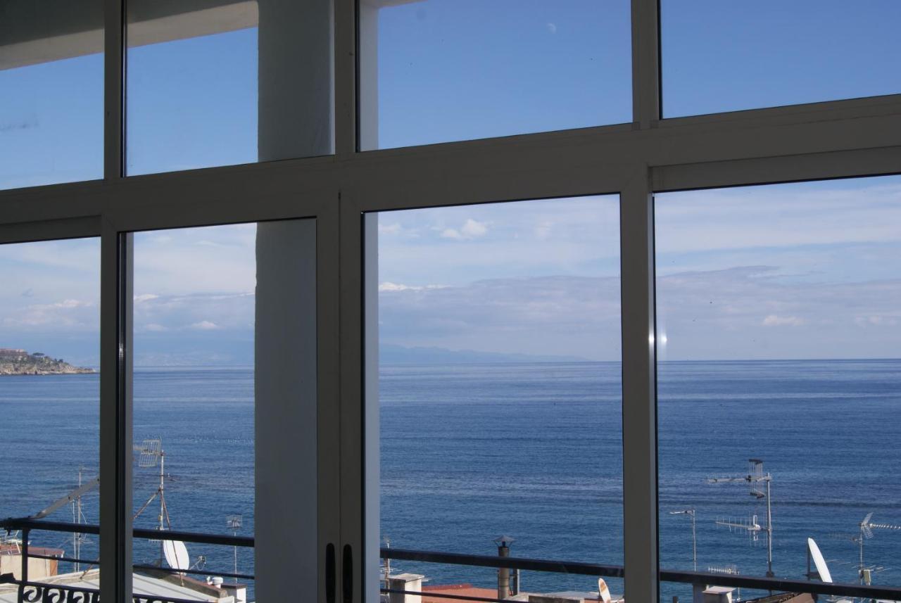Donna Sicilia 2 Apartment Giardini Naxos Exterior photo